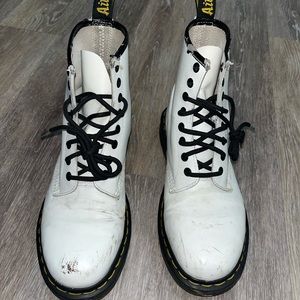 Doc martens women’s size 7 (maybe, see pictures)